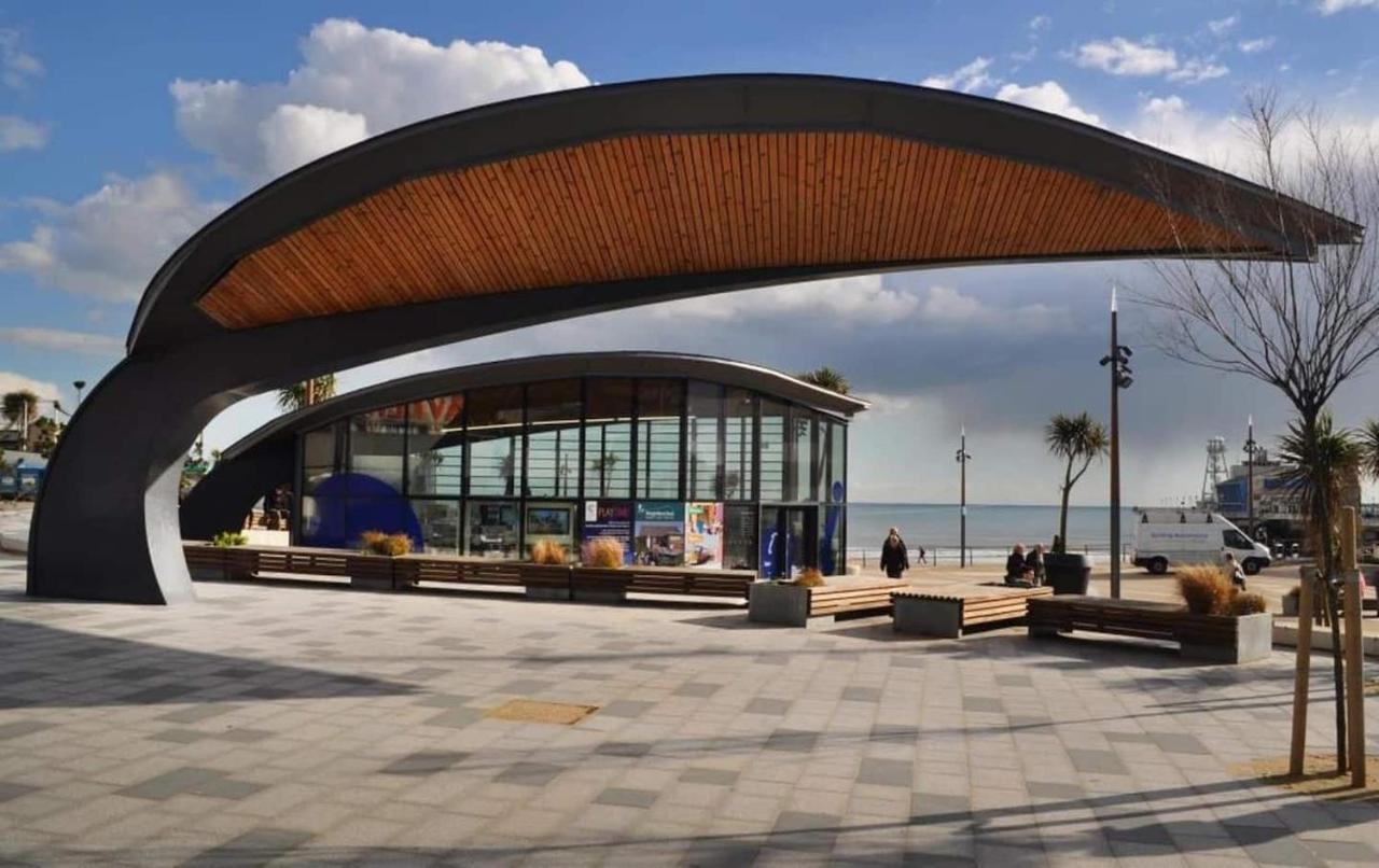 Flat-C, 4 Adults, 20 Mins To Beach, Netflix, Wifi, Sleeps 4 Adults Bournemouth Exterior foto