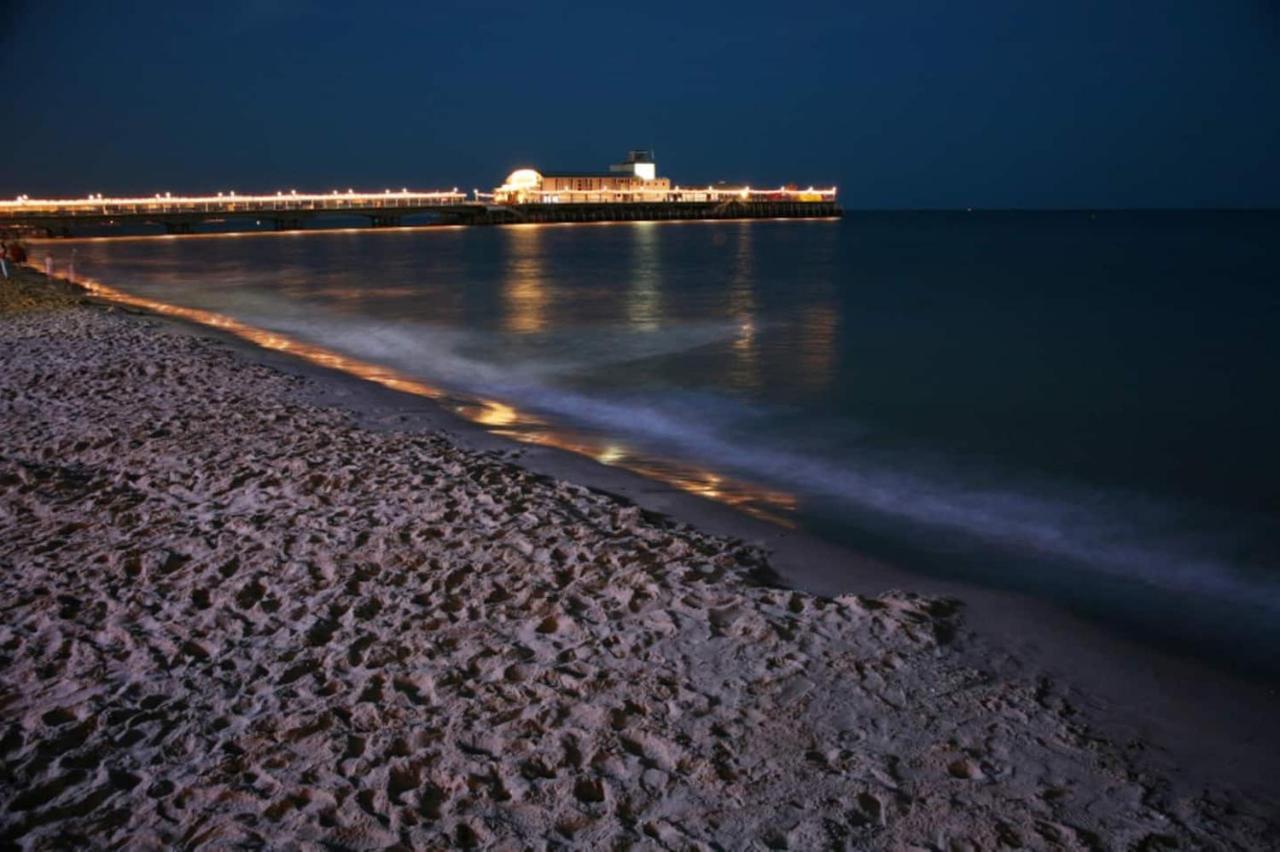 Flat-C, 4 Adults, 20 Mins To Beach, Netflix, Wifi, Sleeps 4 Adults Bournemouth Exterior foto